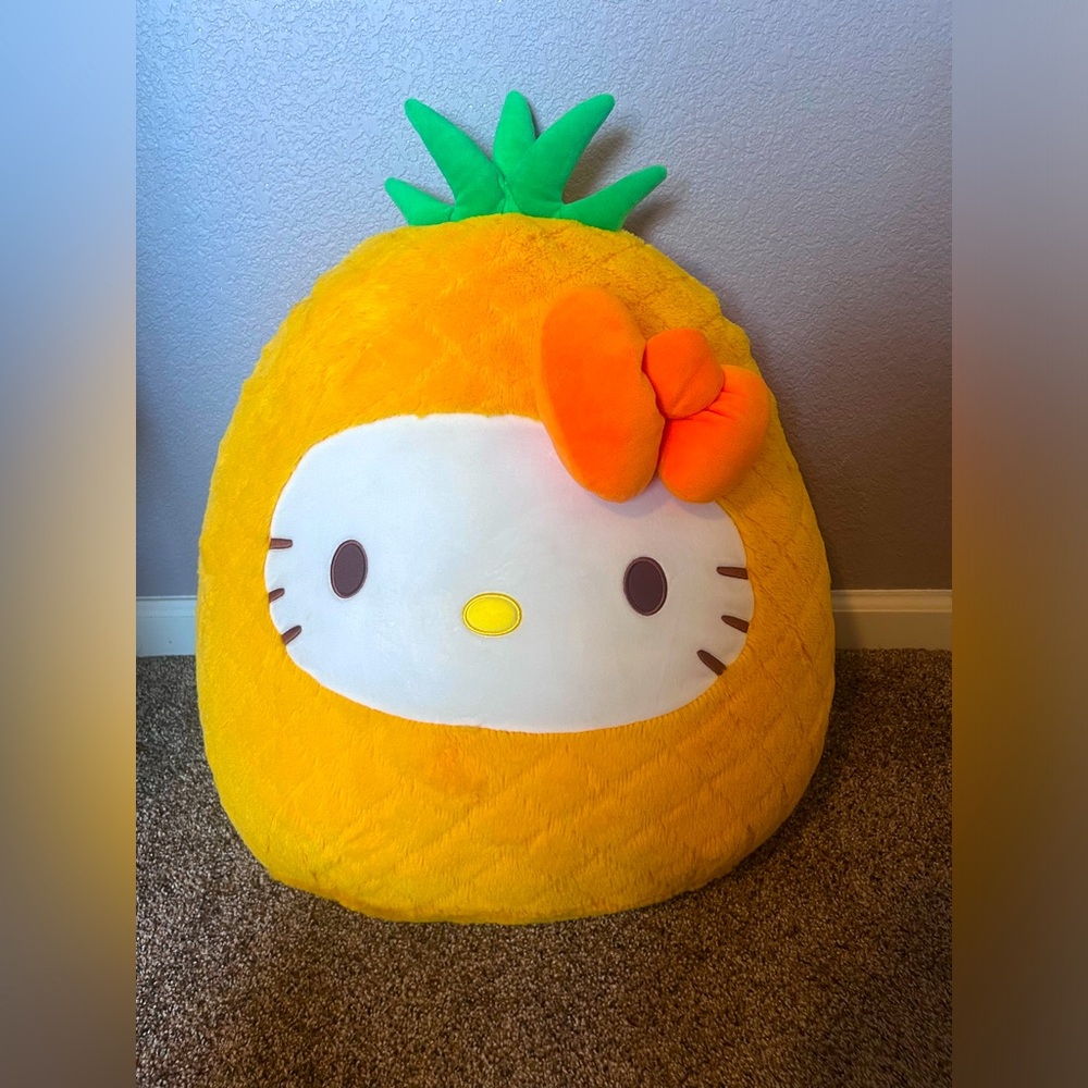 HELLO KITTY 20" PINEAPPLE SUPER SOFT SQUISHMALLOW